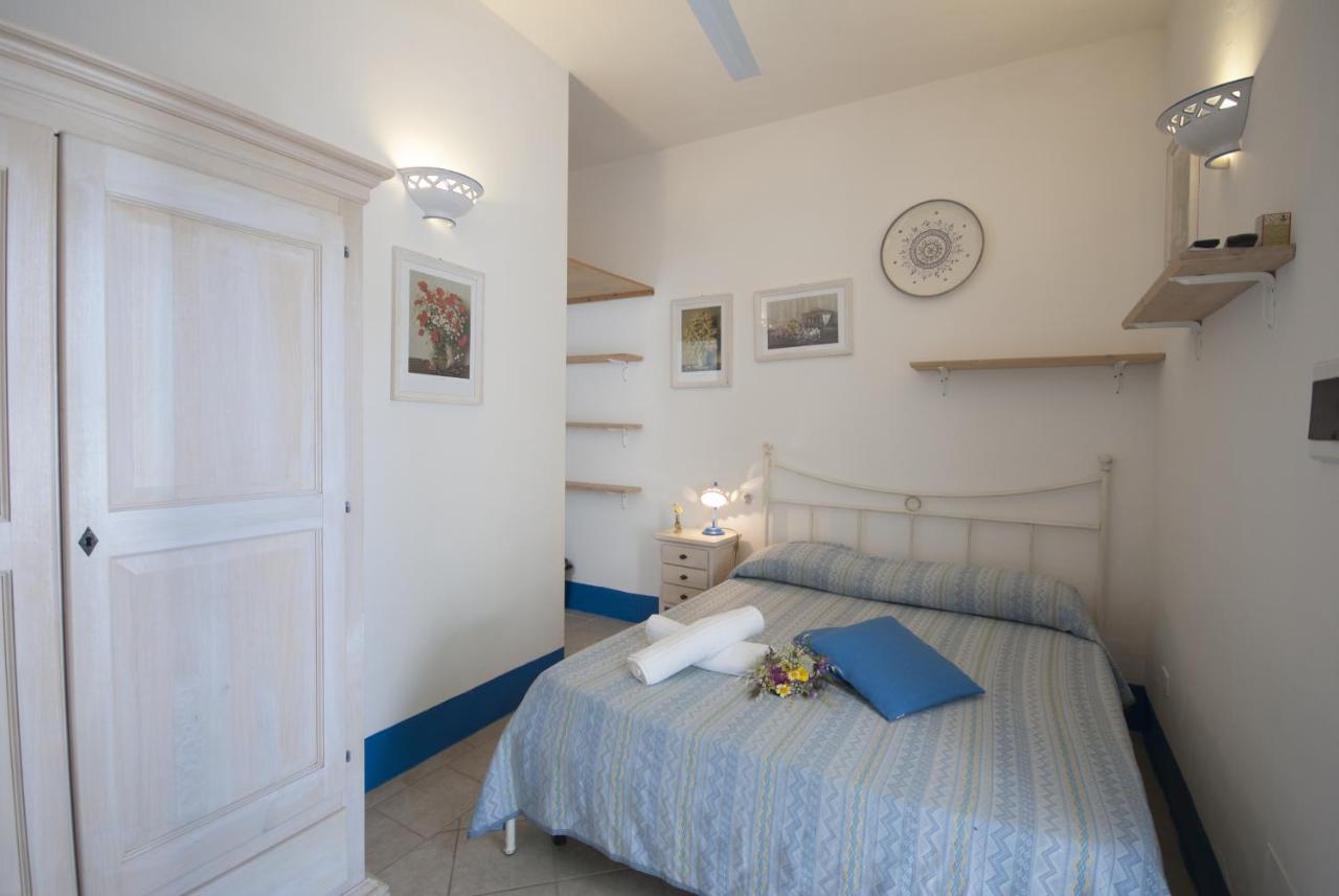 Villa Flora Studios & Apartments Conca Specchiulla Ngoại thất bức ảnh